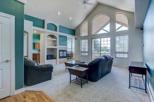 Building Photo - Beautiful Home in Gated Community