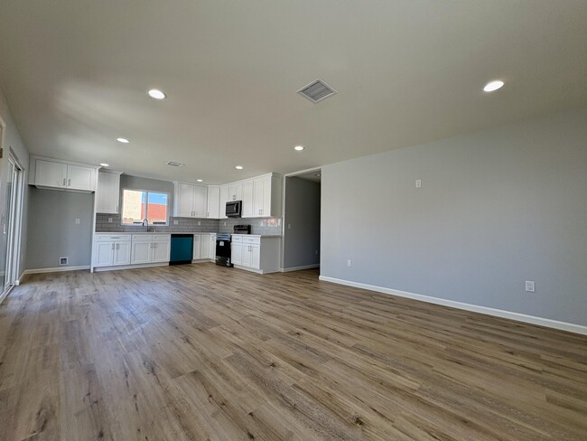 Building Photo - 37132 Kendrick Cir