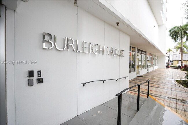 Building Photo - 7135 Collins Ave