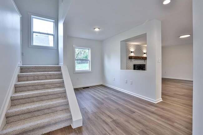 Building Photo - 252 Linden Ave