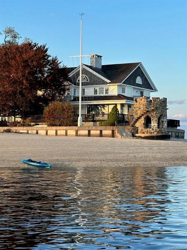 Building Photo - 336 Mariposa Dr