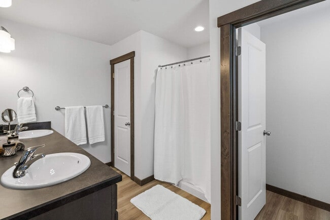 Building Photo - 2942 W Babcock St