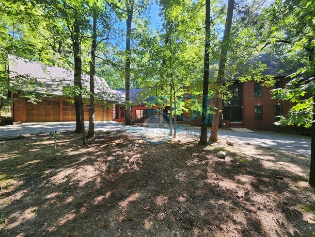 Building Photo - RARE exquisite home on acreage in the heart of West Little Rock!