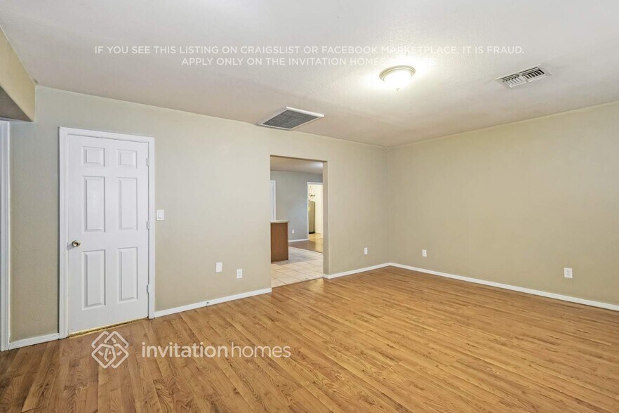 Building Photo - 6940 W Catalina Dr