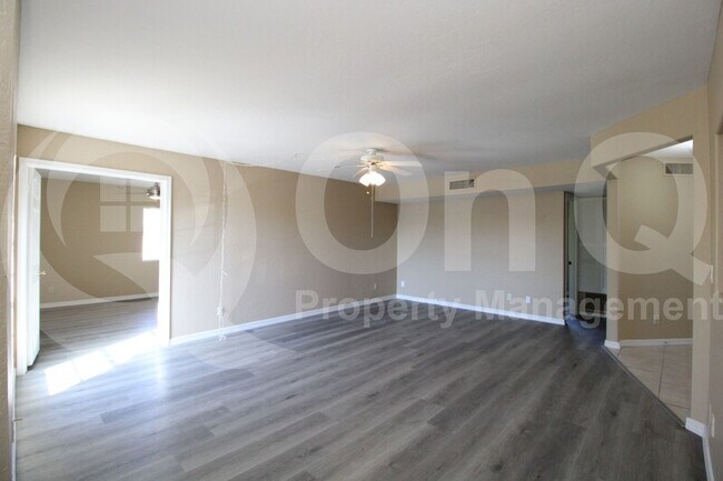 Building Photo - 13035 N 34th St