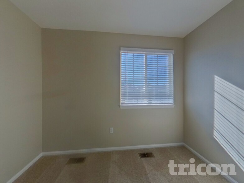 Building Photo - 6765 Lionshead Pkwy