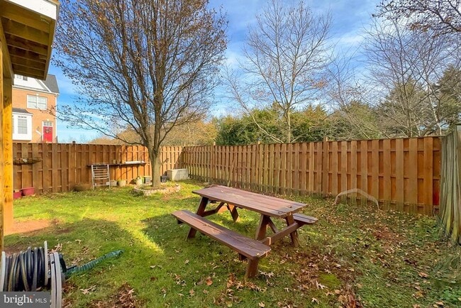 Building Photo - 6913 Stanwick Square