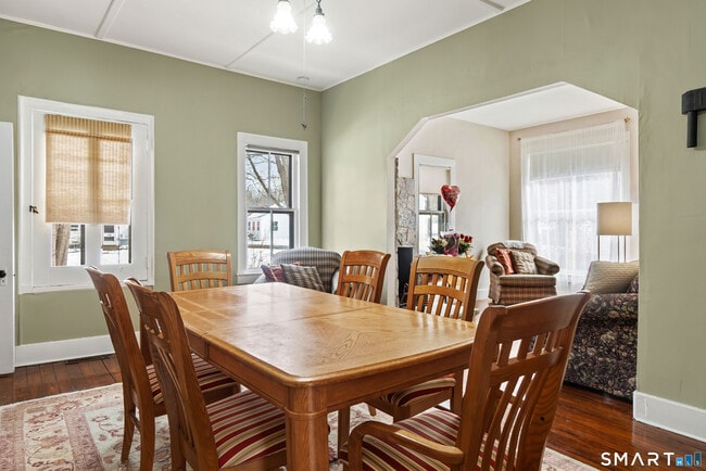 Building Photo - 263 Seymour Rd