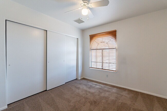 Building Photo - 4501 W Cinnabar Ave