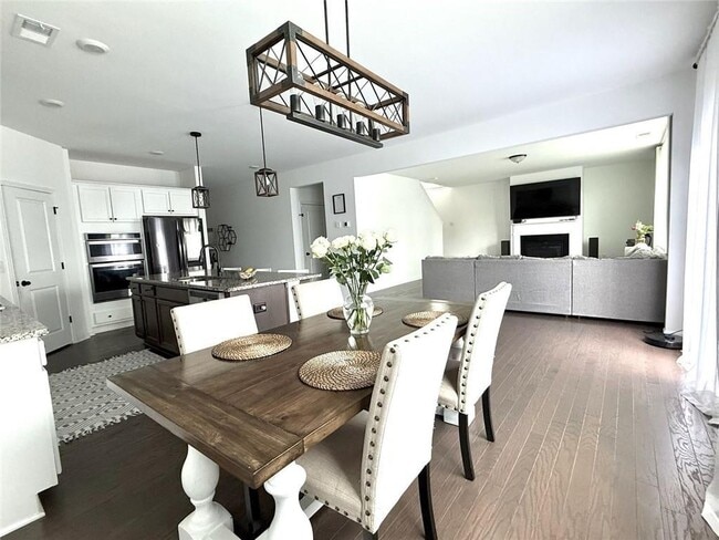 Building Photo - 5575 Coltman Dr