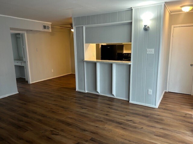 Primary Photo - 1000 Heights Blvd