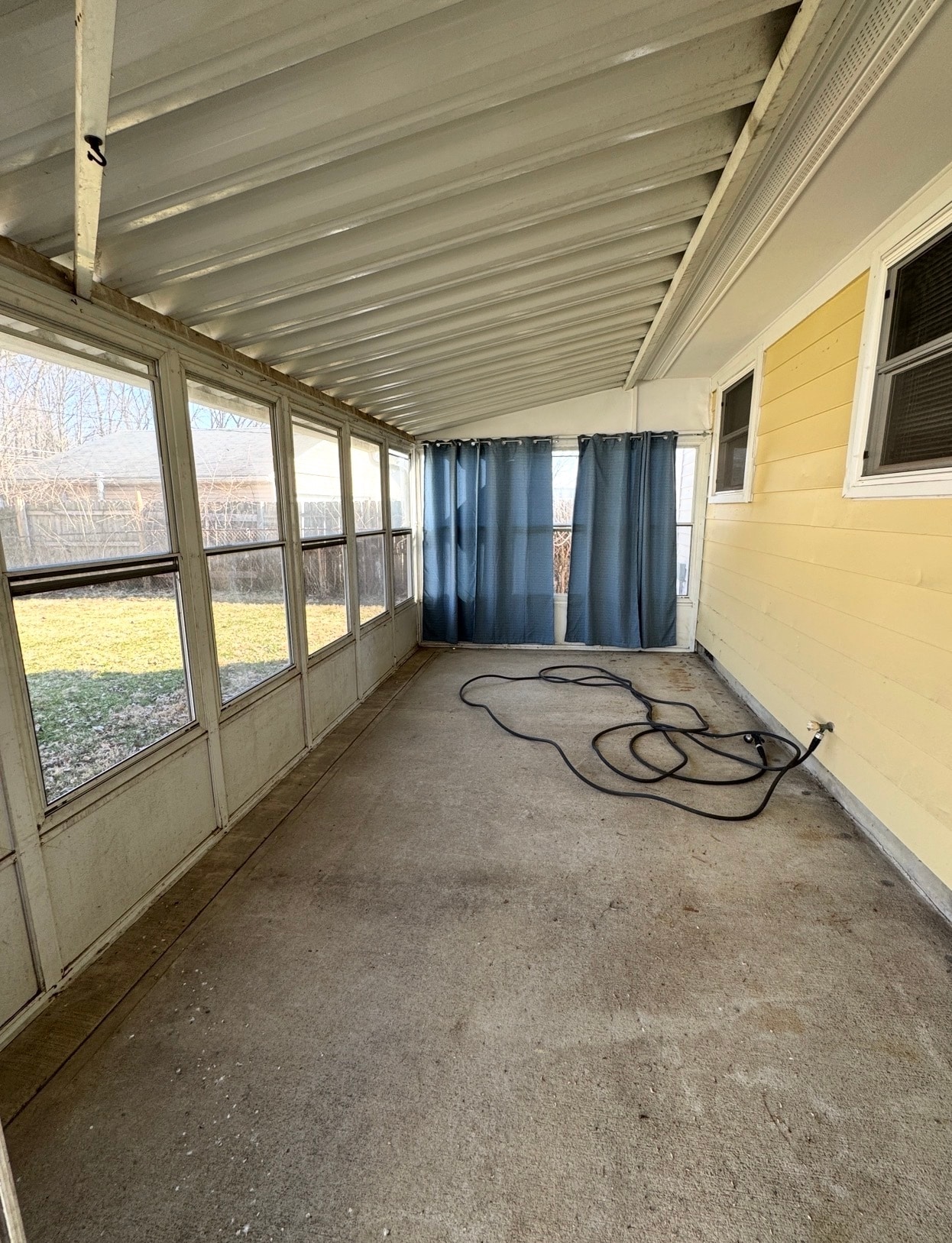 Building Photo - 2251 Vale Dr