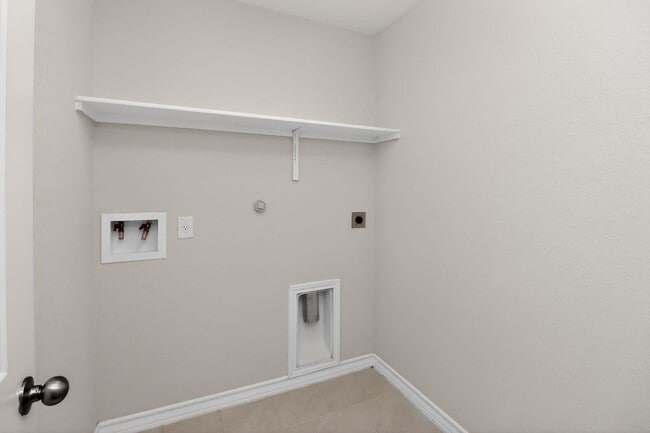 Building Photo - Modern 3BR Home w/ Open Floor Plan in Growing San Antonio Area