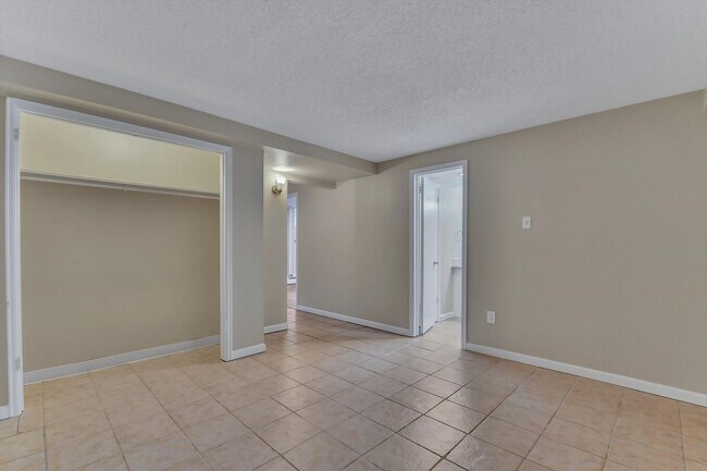 Building Photo - Beautiful, Bright & Move-In Ready Ranch in Desirable West Arvada