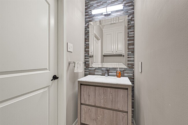 Building Photo - 6403 Parkriver Crossing