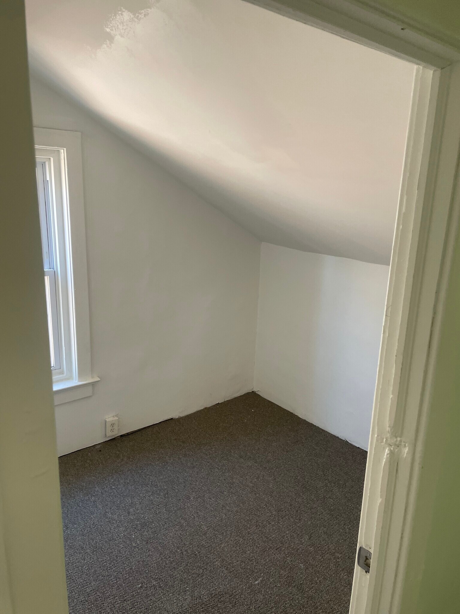 Building Photo - 236 Rosemont Ave