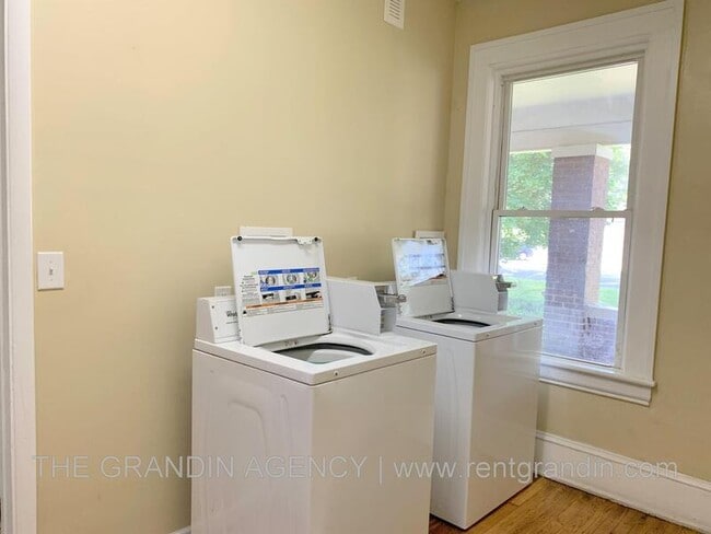 Building Photo - 1306 Patterson Ave SW