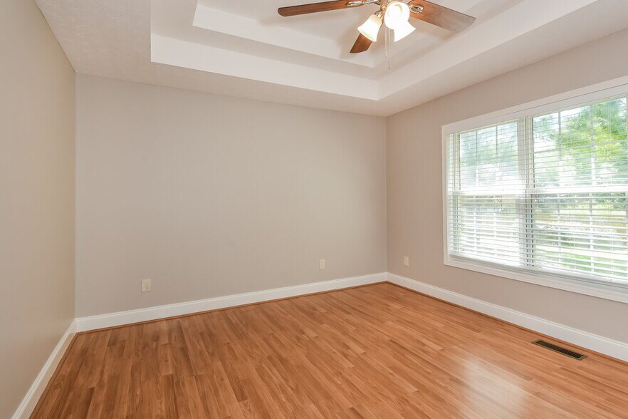 Building Photo - 626 Windy Mill Crossing