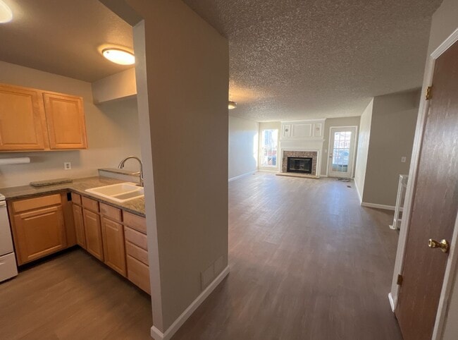 Building Photo - 3 Bedroom 2 Bathroom Home in Roxborough