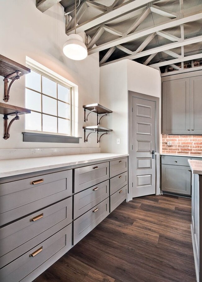 Building Photo - Chicago Row Townhouse