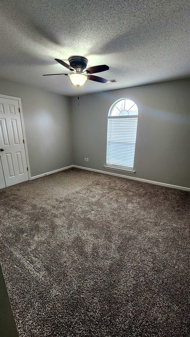 Building Photo - 5510 Underwood Cove