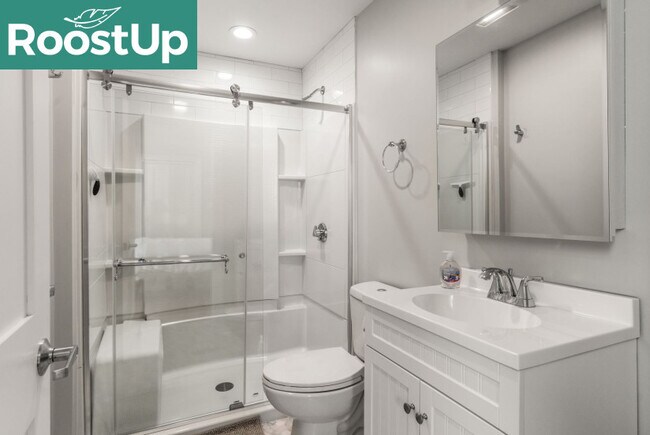 Building Photo - Furnished Bedroom with Private Bath in South Boston