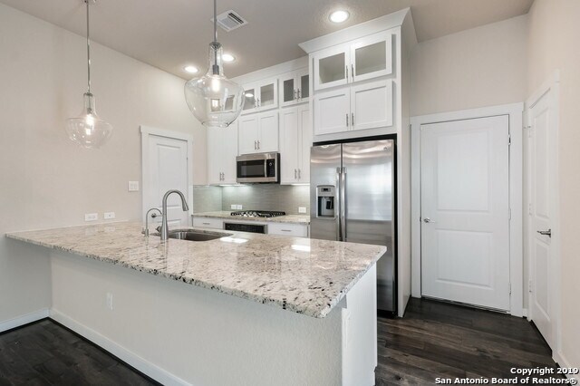 Kitchen - 3839 Harry Wurzbach Rd