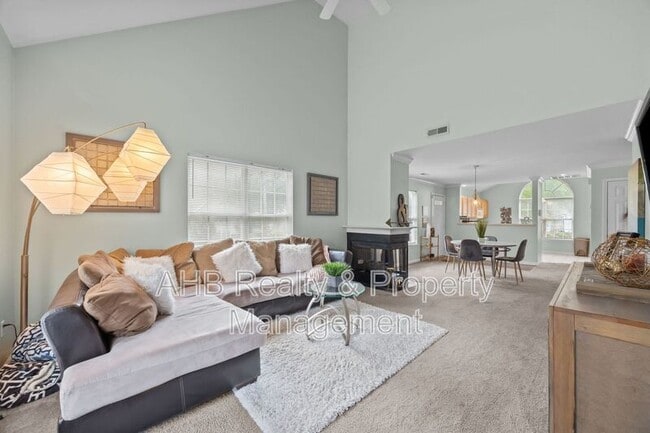 Building Photo - 949 Pensford Dr