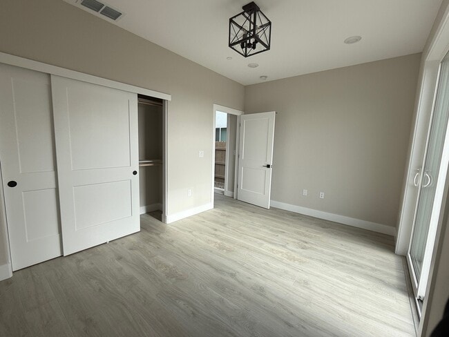 Building Photo - 4085 Peter's Ct