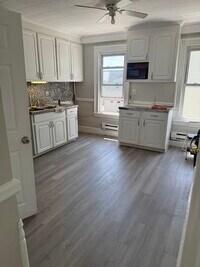 Building Photo - 42 Putnam St