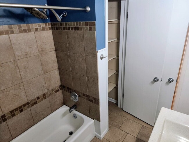 Building Photo - 4001 36th Pl