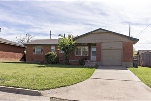 Building Photo - 3804 NW Ferris Ave