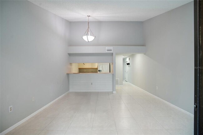 Building Photo - 4717 Winslow Beacon