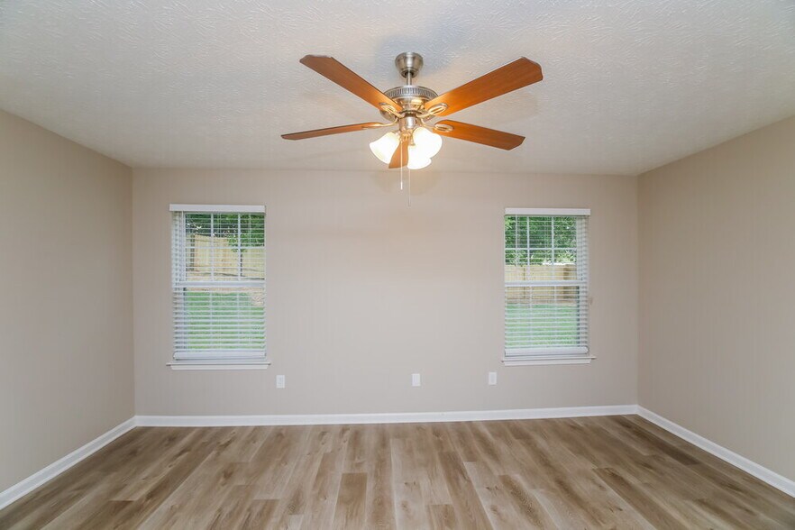 Building Photo - 100 St Ann Cir