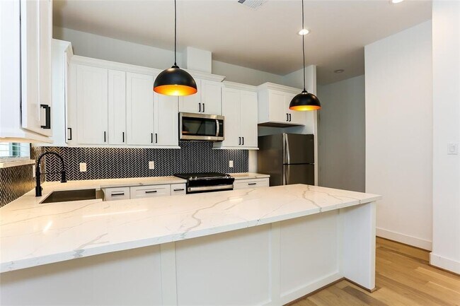 Building Photo - 3036 Truxillo St