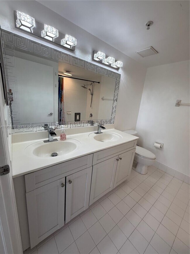 Building Photo - 36 NW 6th Ave