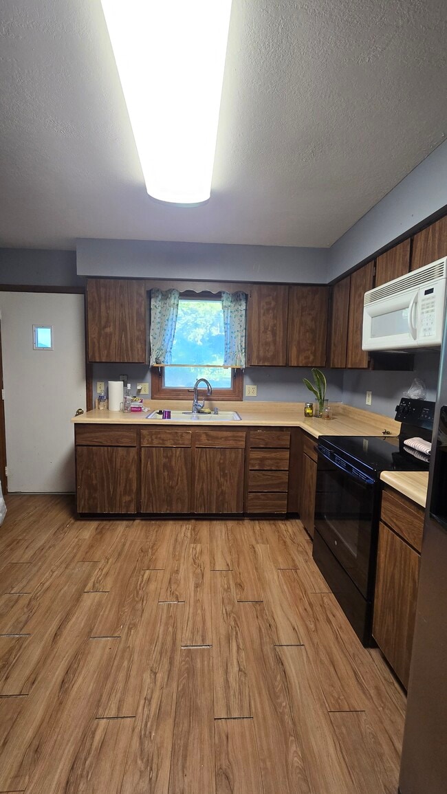 Building Photo - 7th Avenue