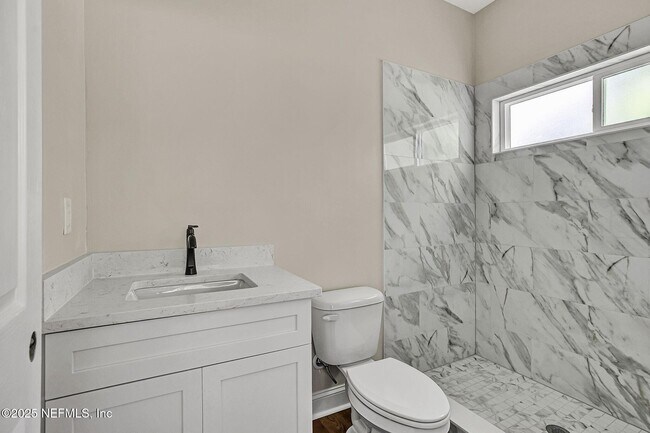 Building Photo - 2291 Clemente Dr