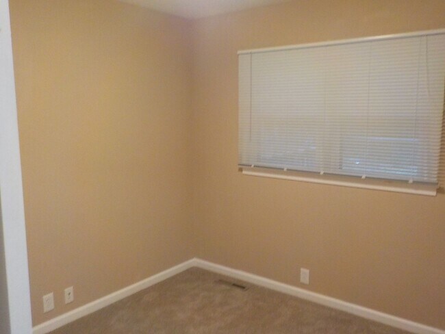 Building Photo - 1333 Fogarty Dr