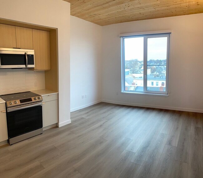 Building Photo - 154 Broadway