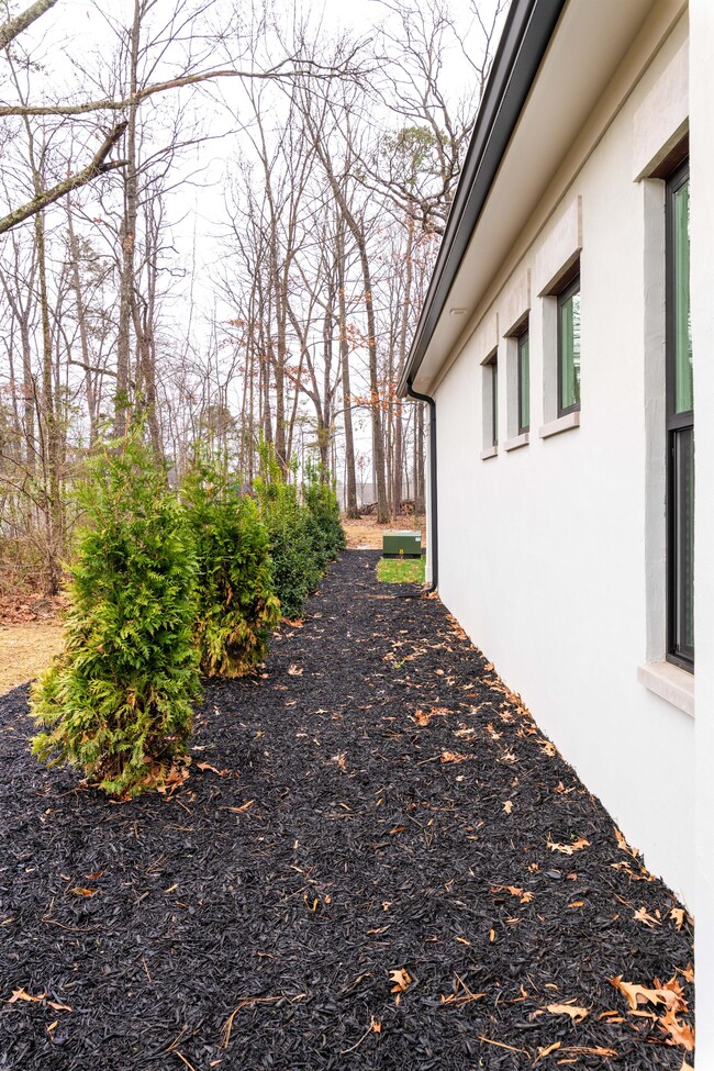 Building Photo - 1713 Double Oak Trl