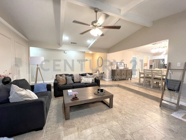 Building Photo - Beautifully Maintained 3/2/2 in Bedford!