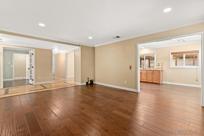 Building Photo - 2245 Nob Hill Dr