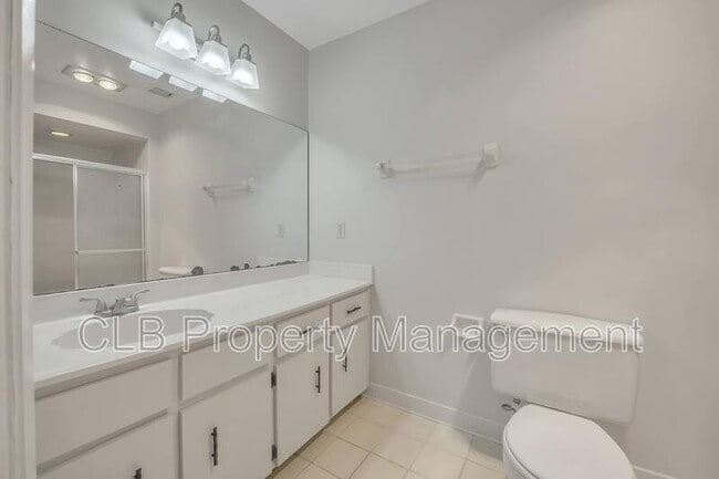 Building Photo - 251 Orange Grove Dr