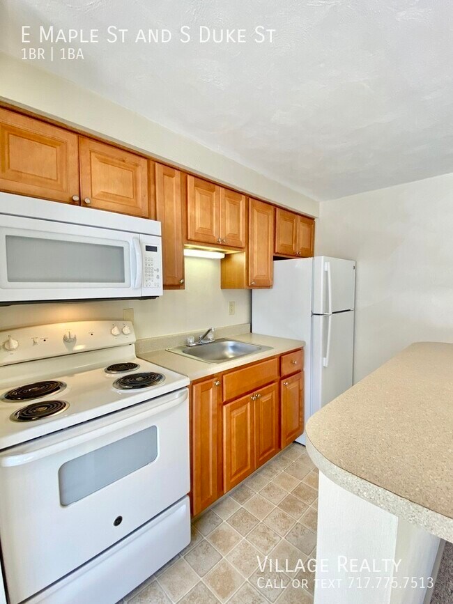 Building Photo - 501 E Maple St