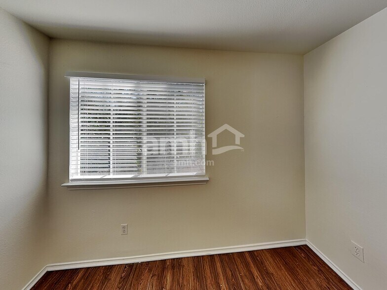 Building Photo - 11145 Franklins Tale Loop