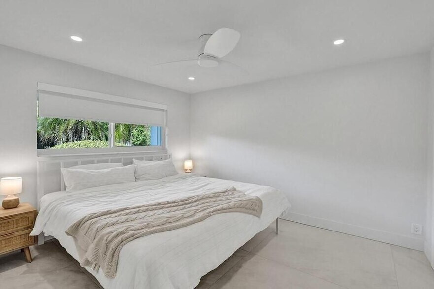 Building Photo - 5581 NE 31st Ave