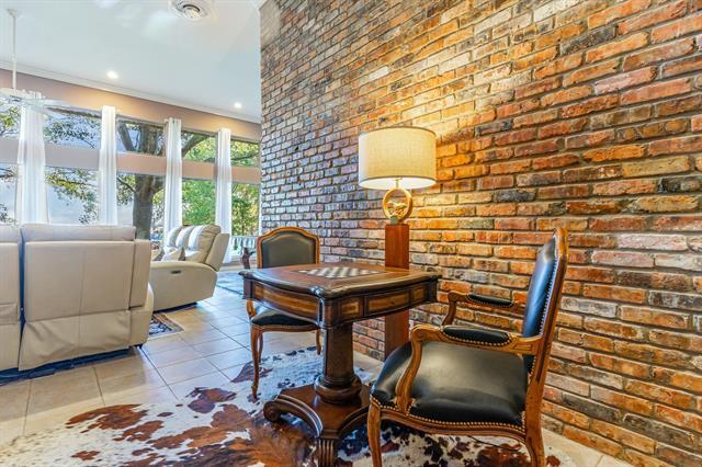 Building Photo - 355 Beachside Dr