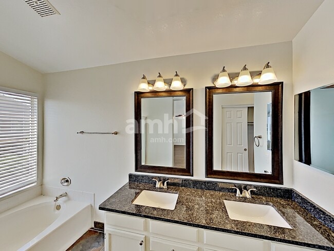 Building Photo - 4731 E White Aster St