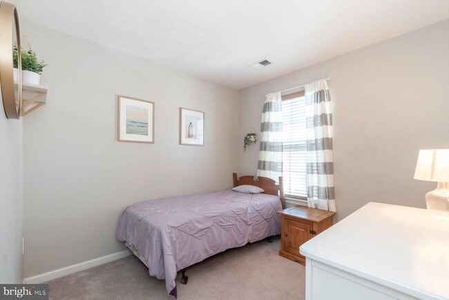 Building Photo - 7254 Mockingbird Cir